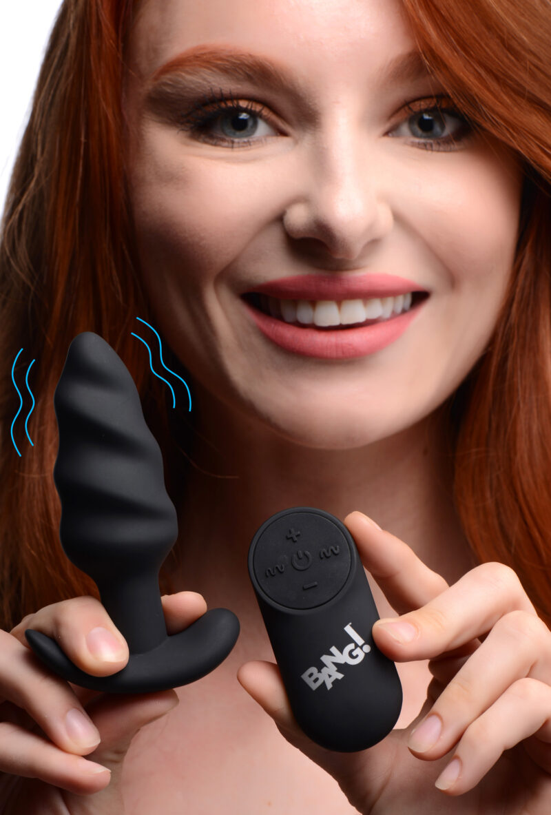 ag564-black-model-002