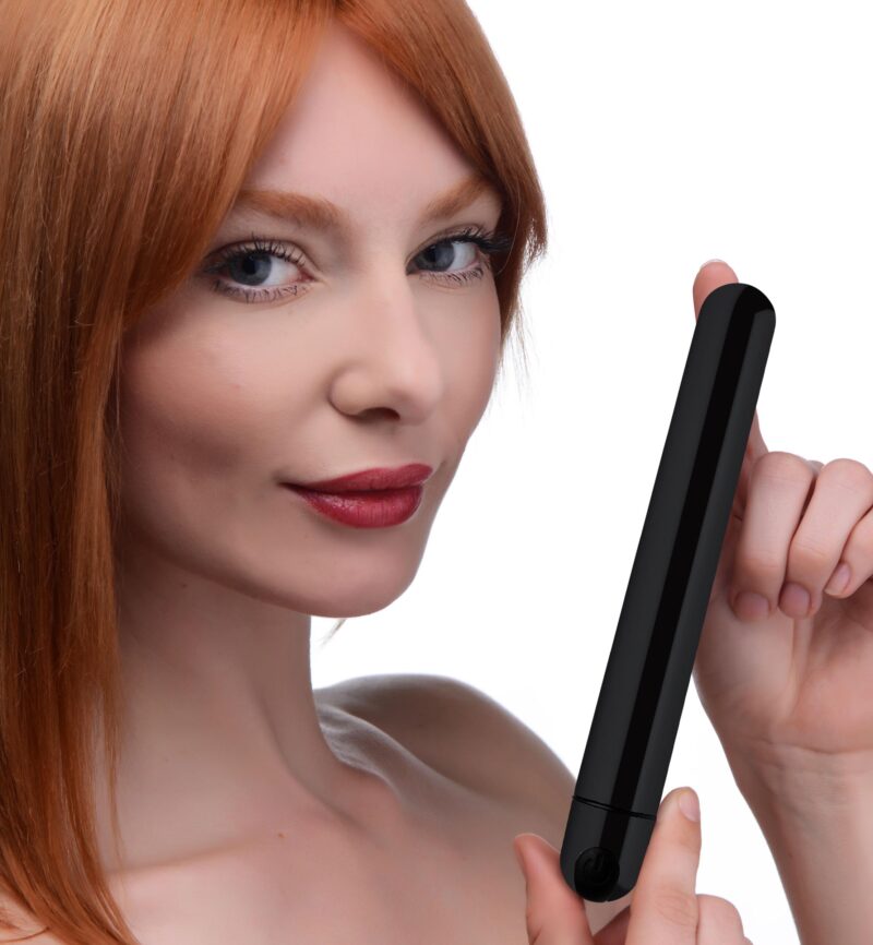 ag764-black-female-model-001b